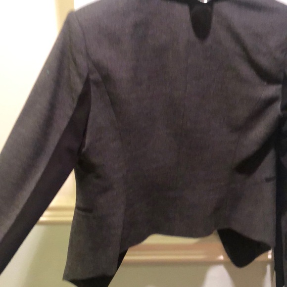 LIKE NEW! Grey & black trendy blazer! - Picture 3 of 5